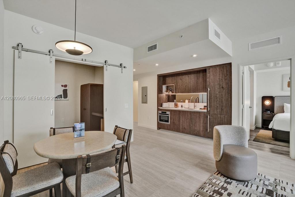 1611 SW 2nd Ave # 402 — Photo 4