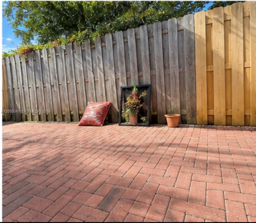 312 NE 3rd St, Hallandale Beach FL 33009