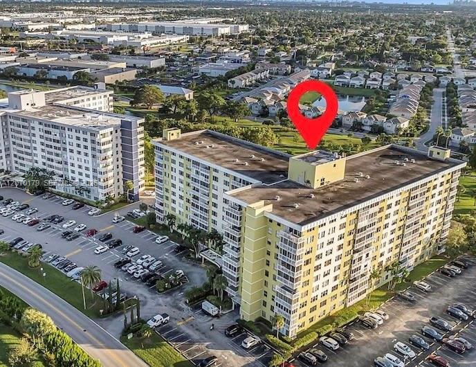 4400 Hillcrest Dr # 602B — Photo 2