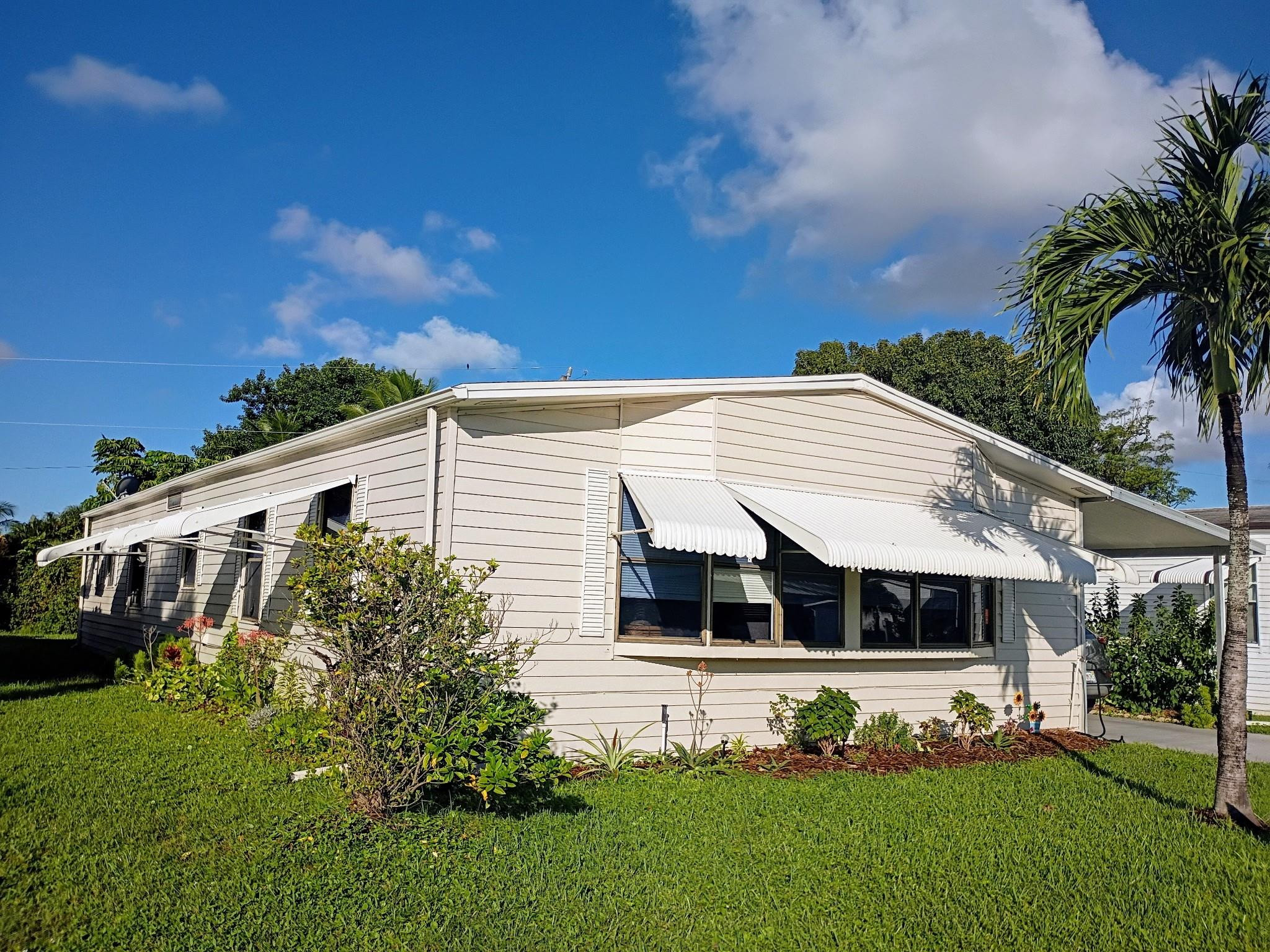 3353 Lake Overlook Place, Lantana FL 33462