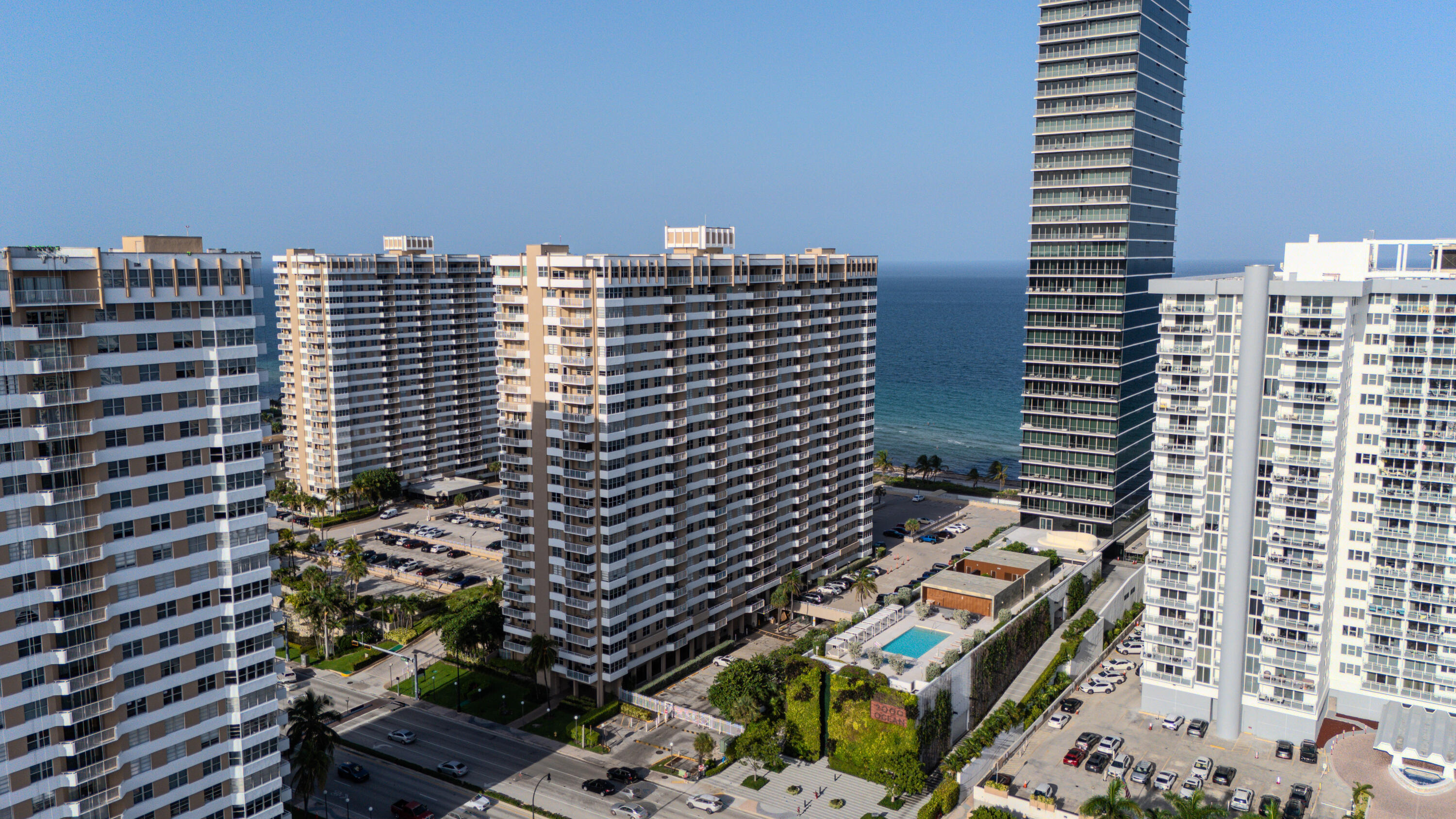 1980 S OCEAN Drive # 15L — Photo 4