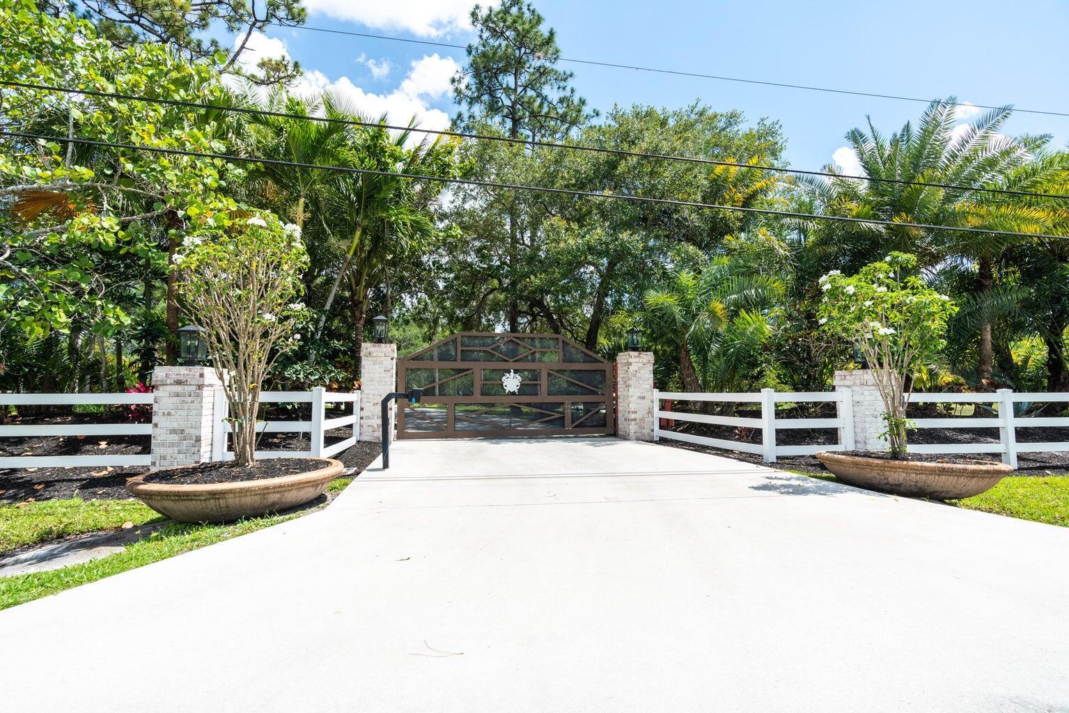 10780 Anderson Lane — Photo 4