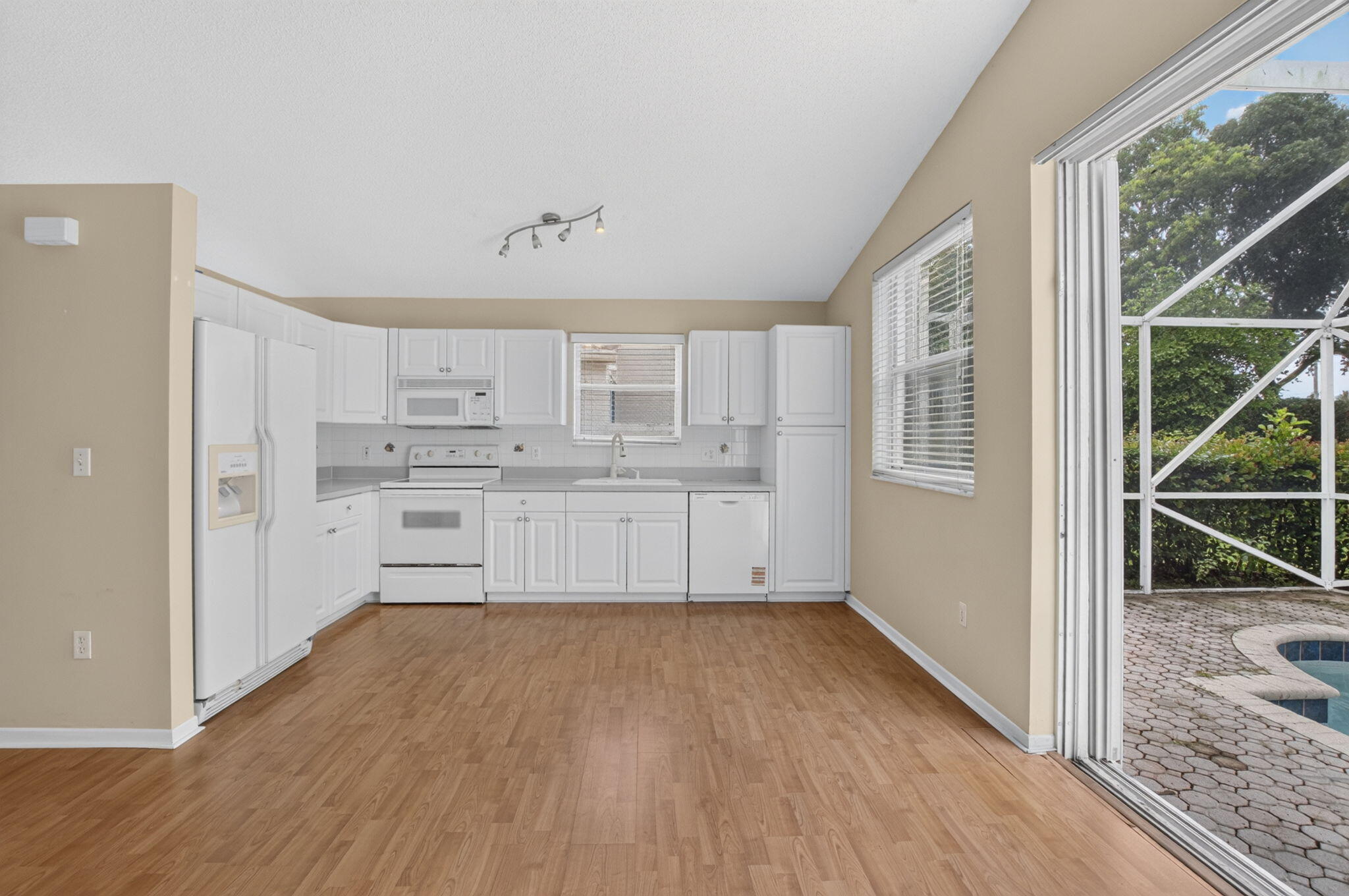 7666 Rockport Circle — Photo 5