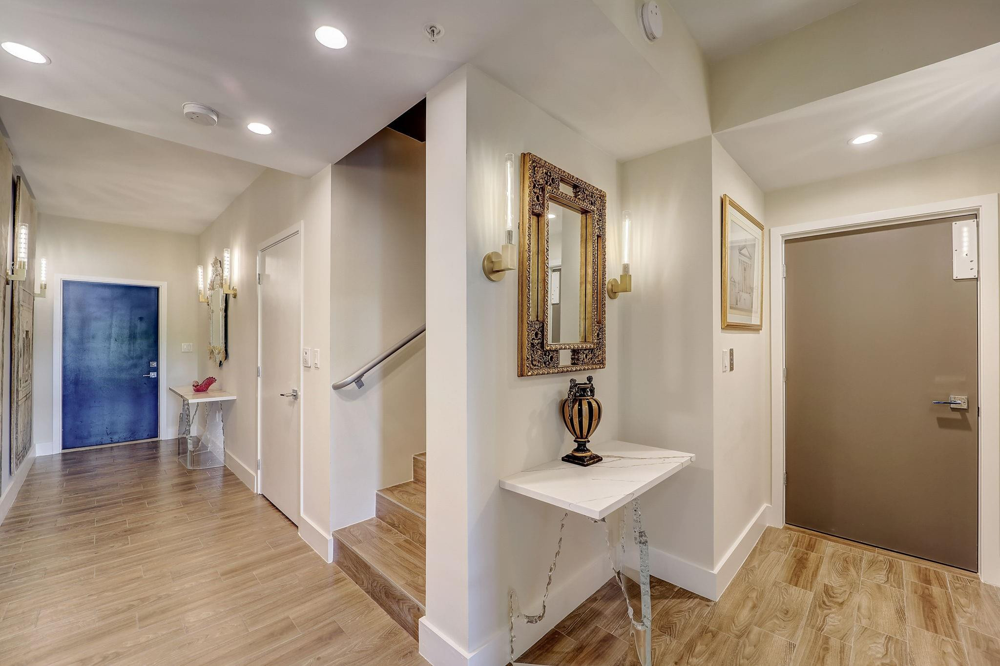 173 SE 1ST Circle — Photo 2