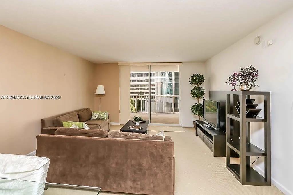 1200 Brickell Bay Dr # 1518 View 4