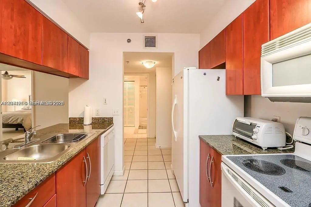 1200 Brickell Bay Dr # 1518 View 5