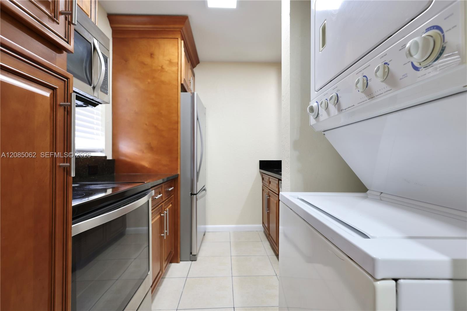 909 Twin Lakes Dr # F — Photo 3
