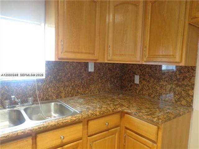 14864 NE 6th Ave # 3C — Photo 2