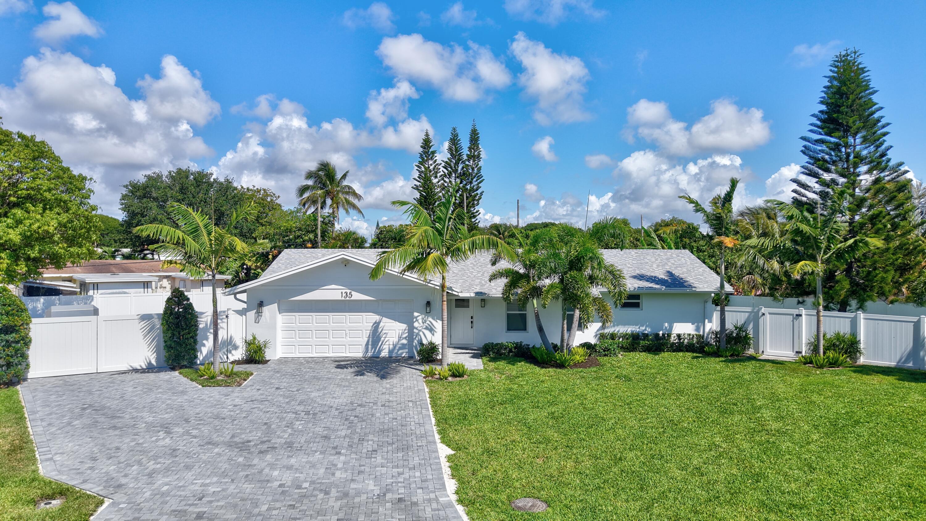 135 SE 28th Court, Boynton Beach FL 33435