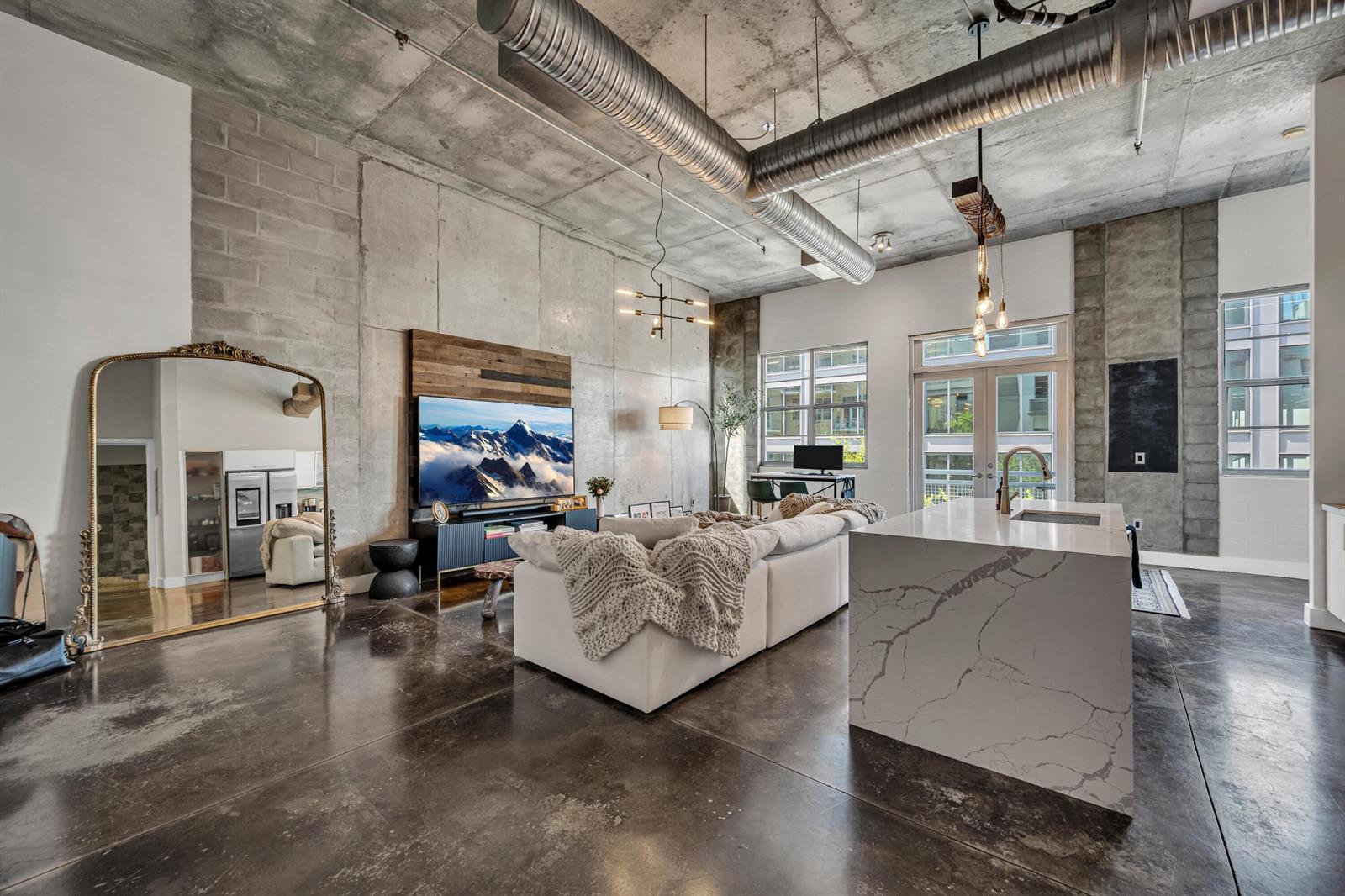 445 N ANDREWS #304-2