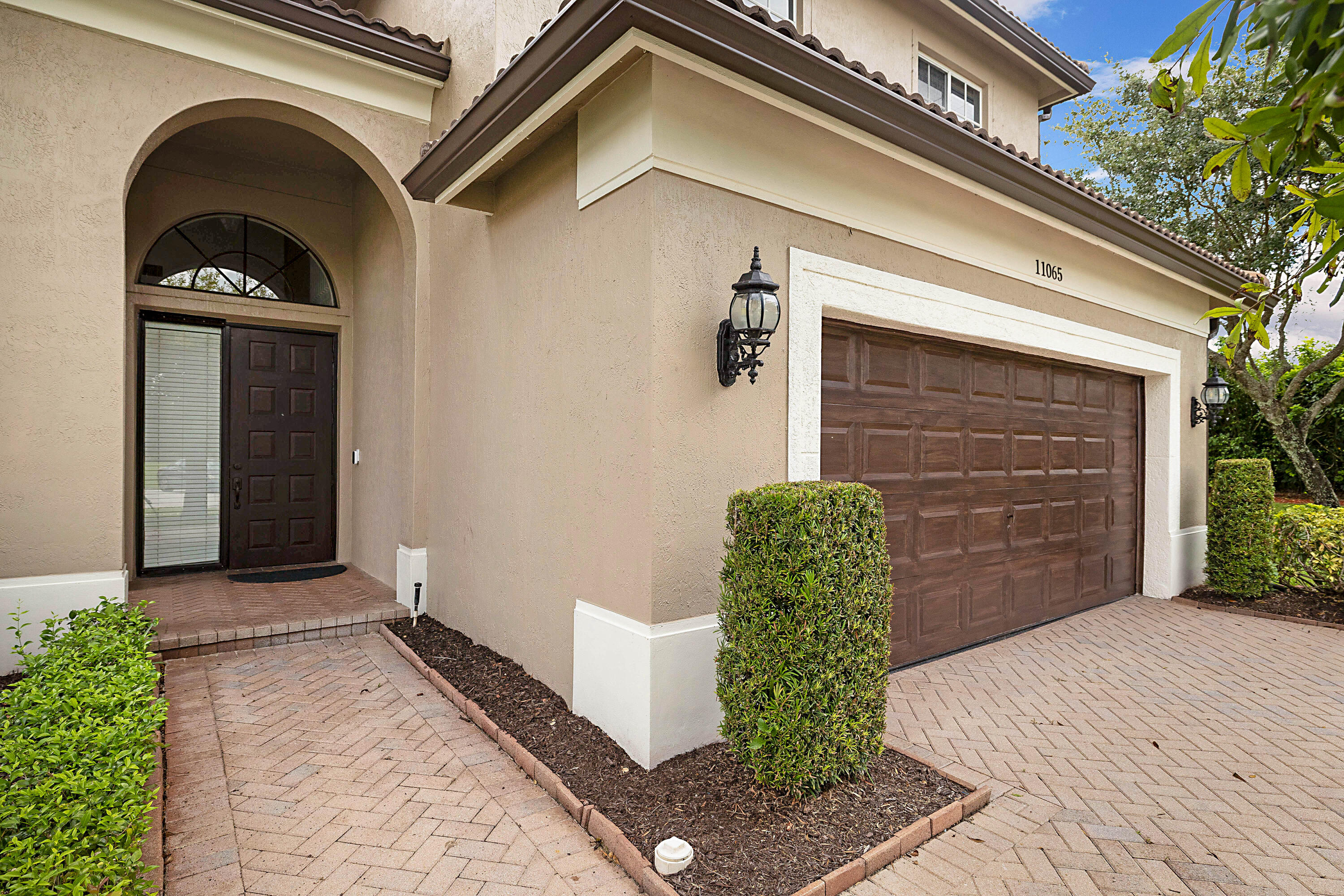 11065 STONE CREEK Street — Photo 5