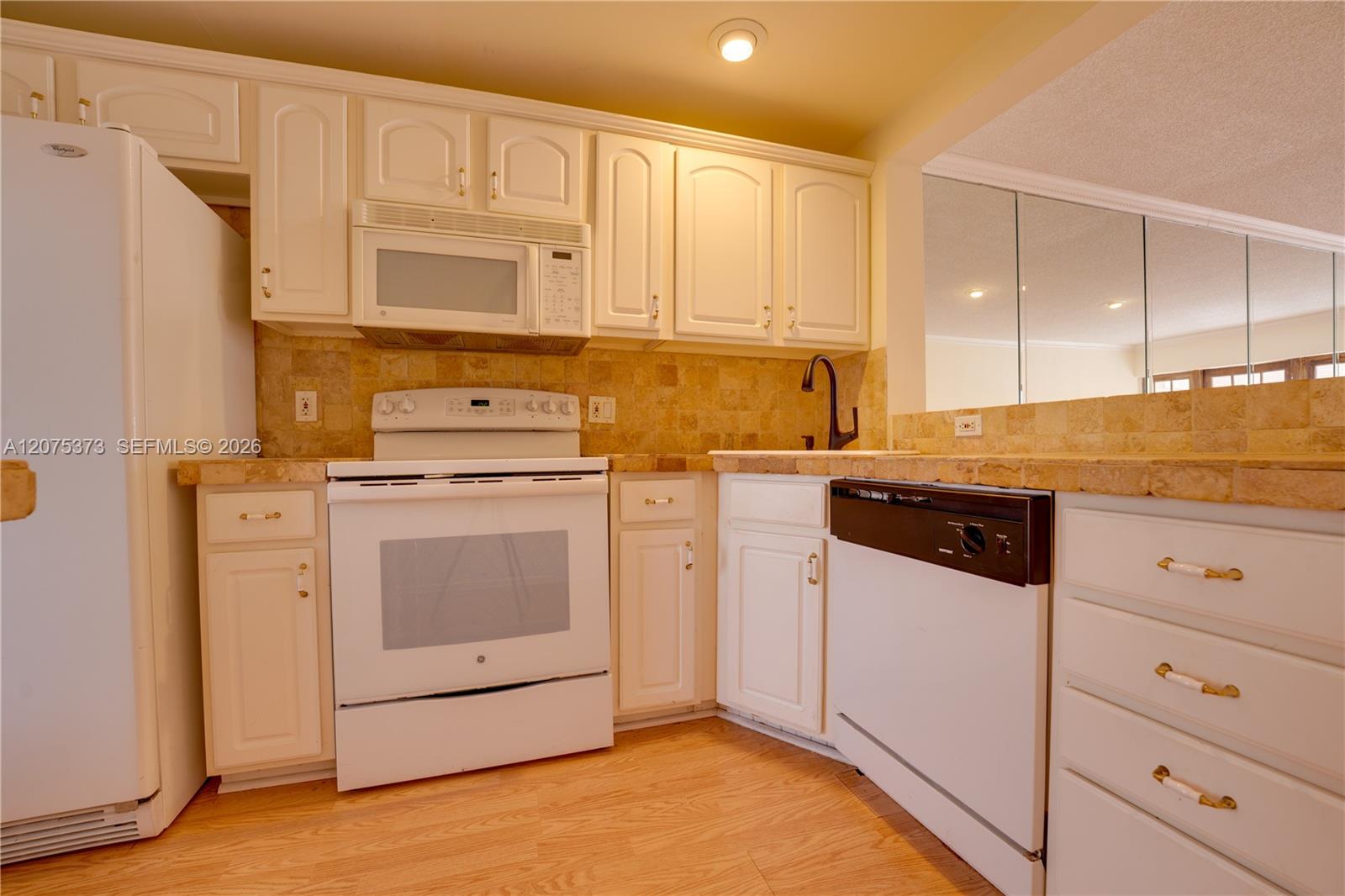 455 Paradise Isle Blvd # 402 — Photo 4