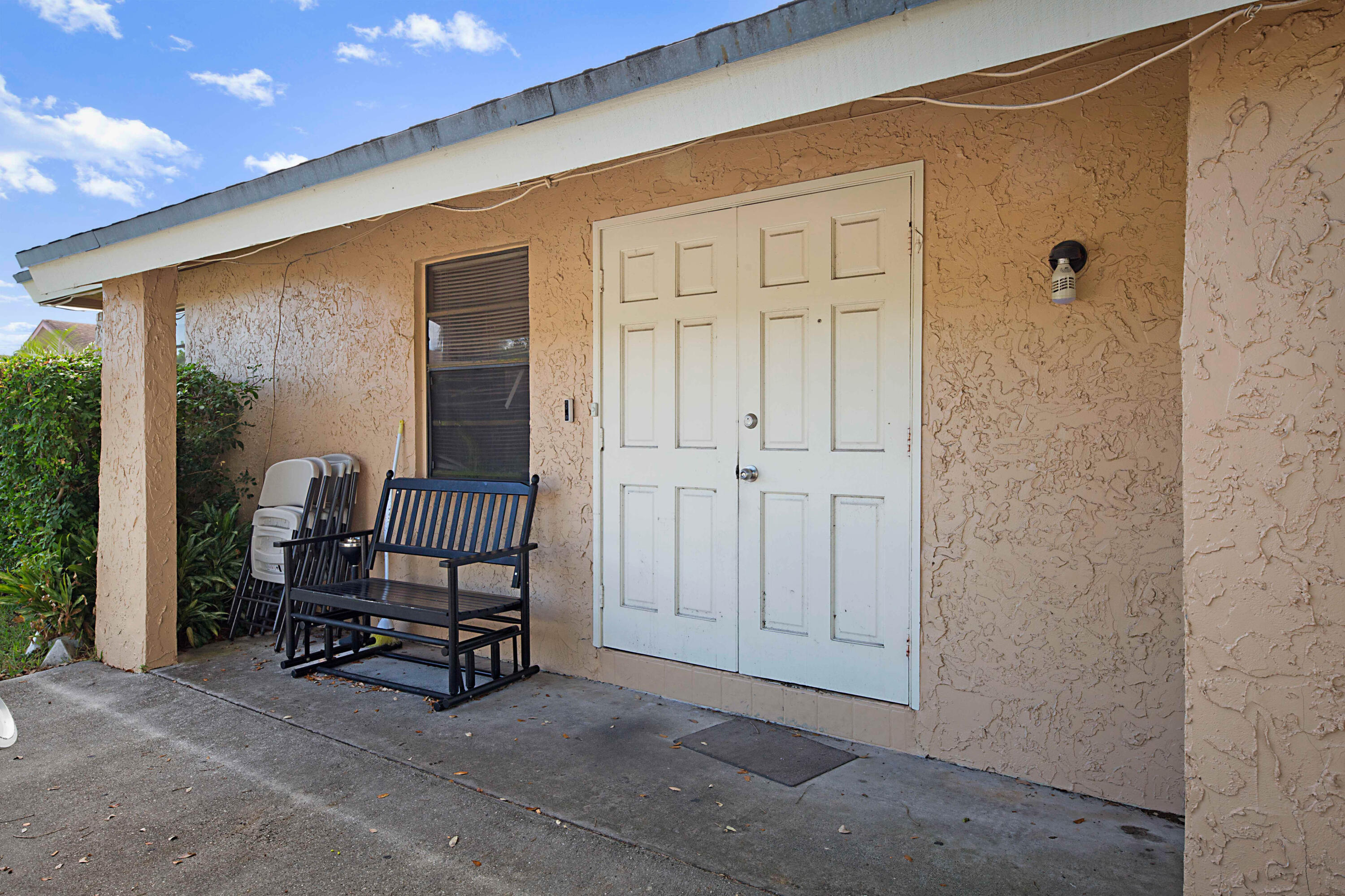 1204 SW 74th Avenue — Photo 3