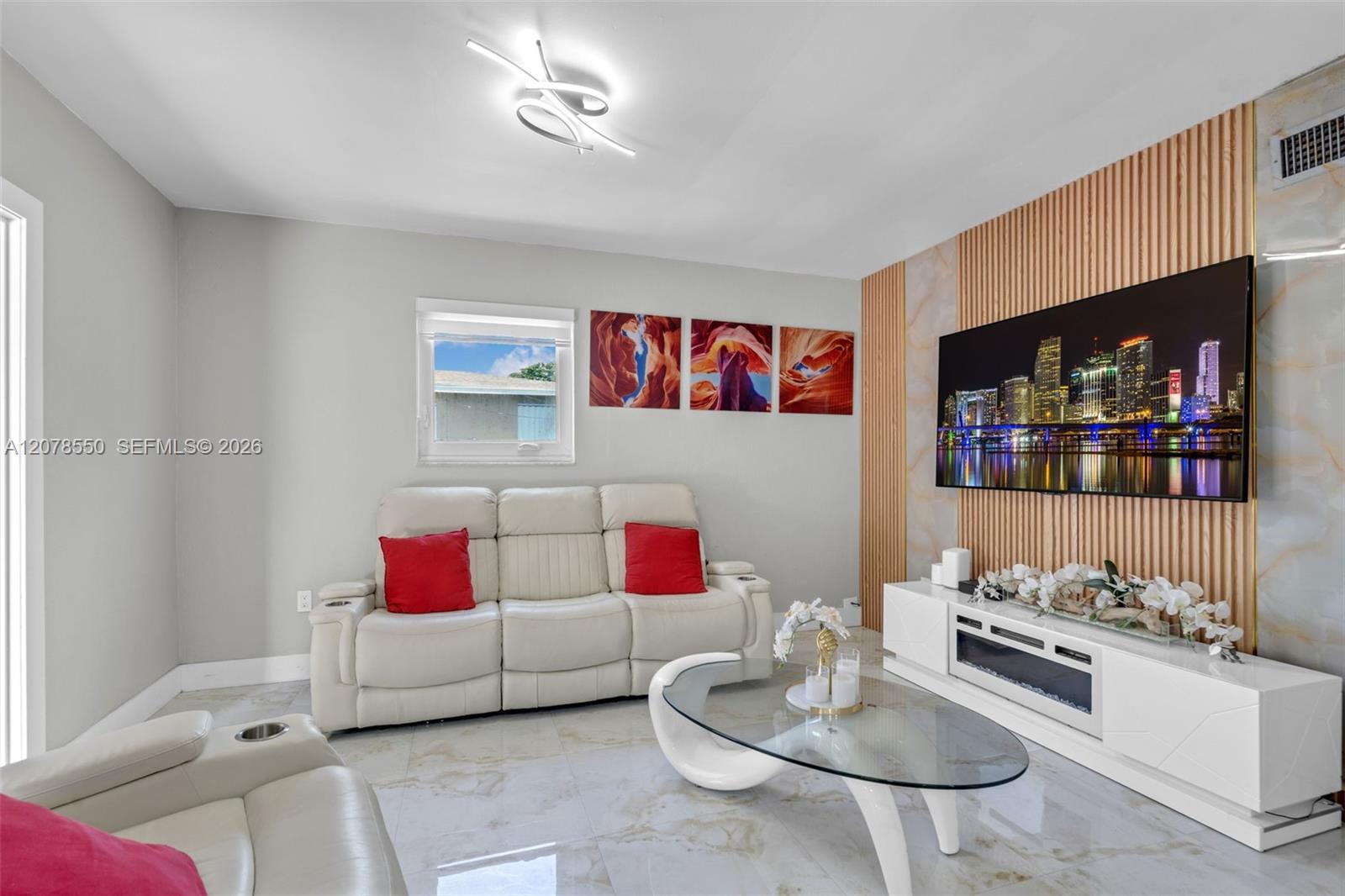 1327 SW 72nd Ave — Photo 4