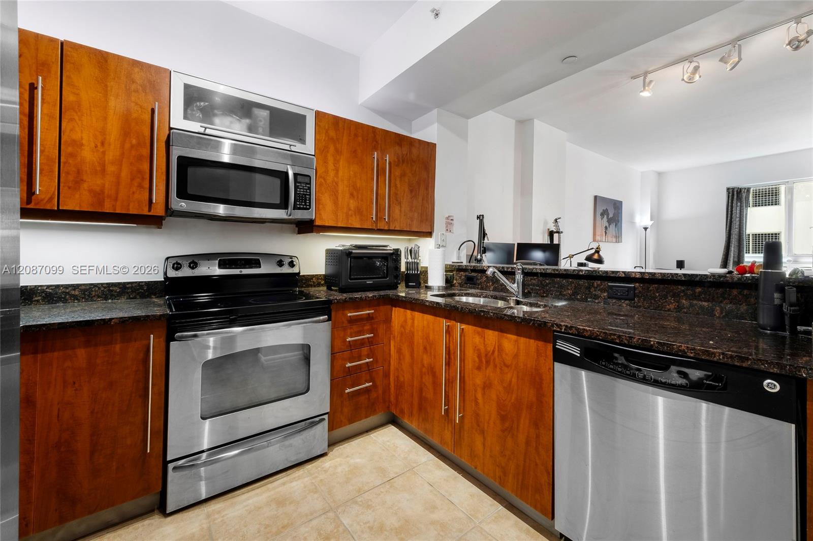 7350 SW 89th St # 411S — Photo 3
