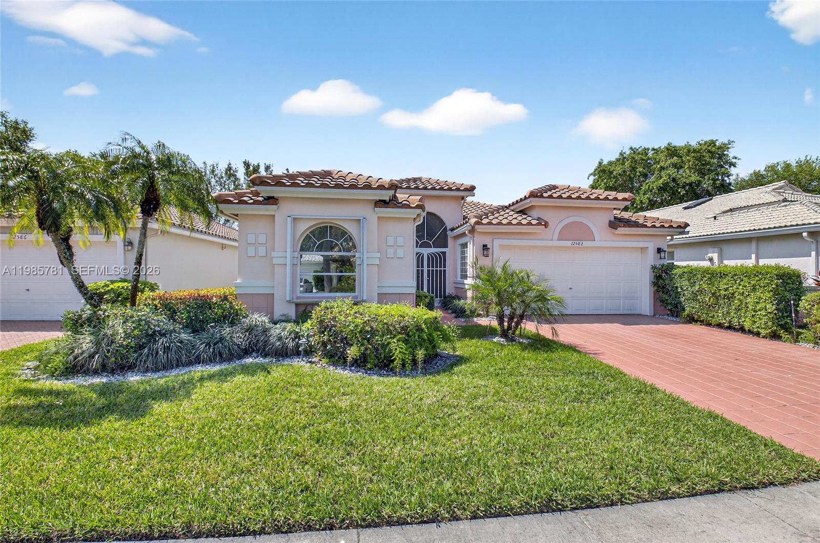 12582 N Coral Lakes Dr — Photo 2