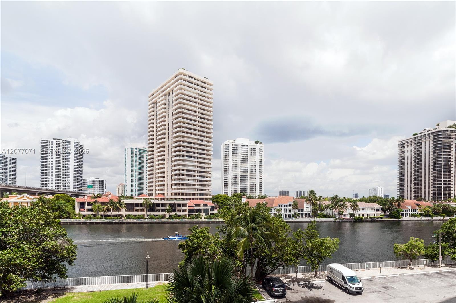 19390 Collins Ave # 419 — Photo 4