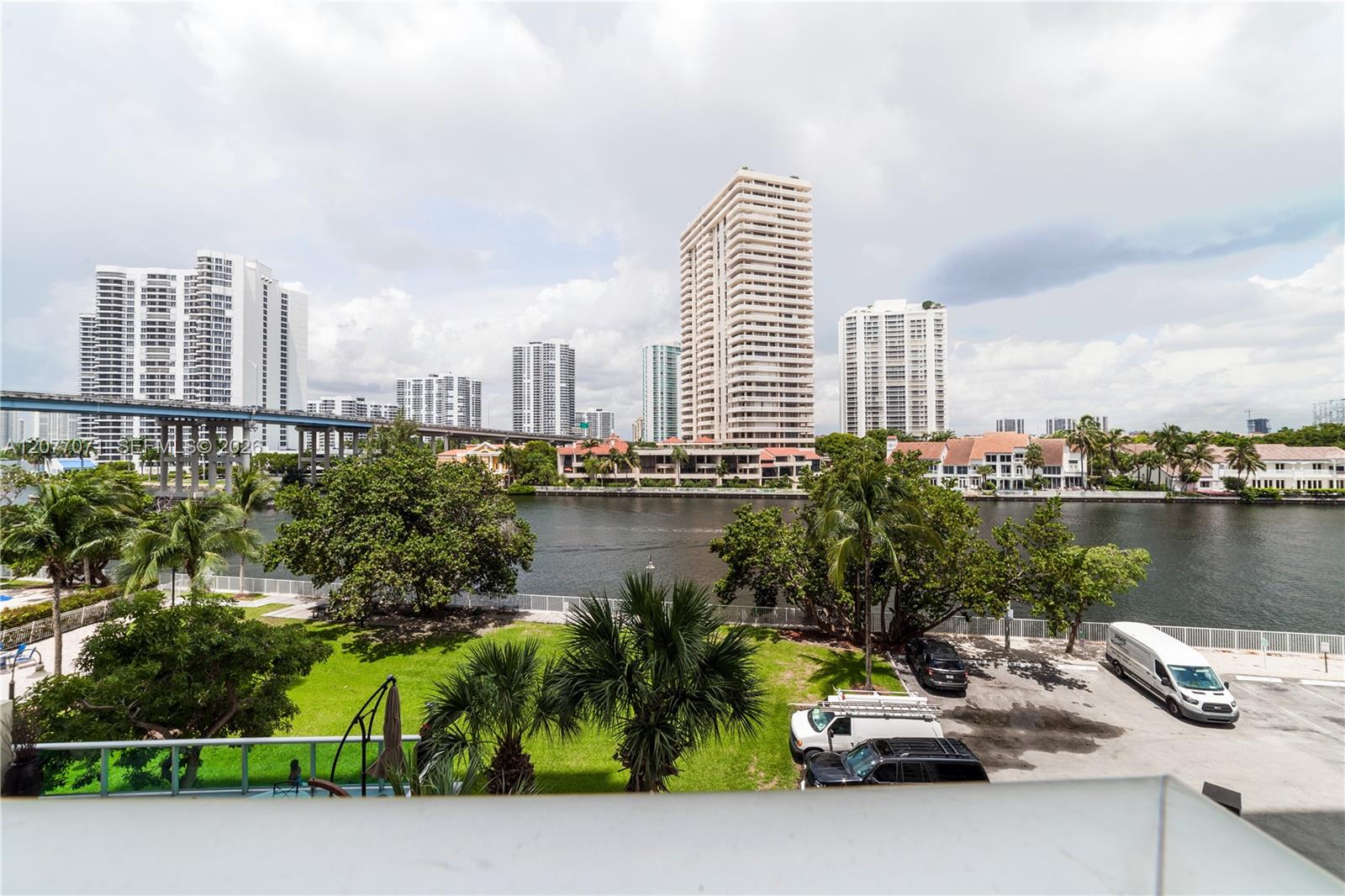 19390 Collins Ave # 419 — Photo 5