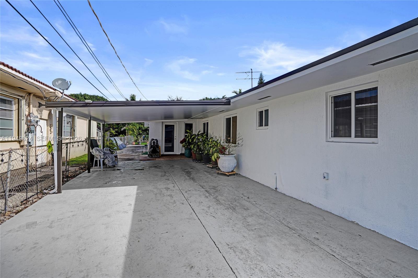 901 NW 34th Ave — Photo 4