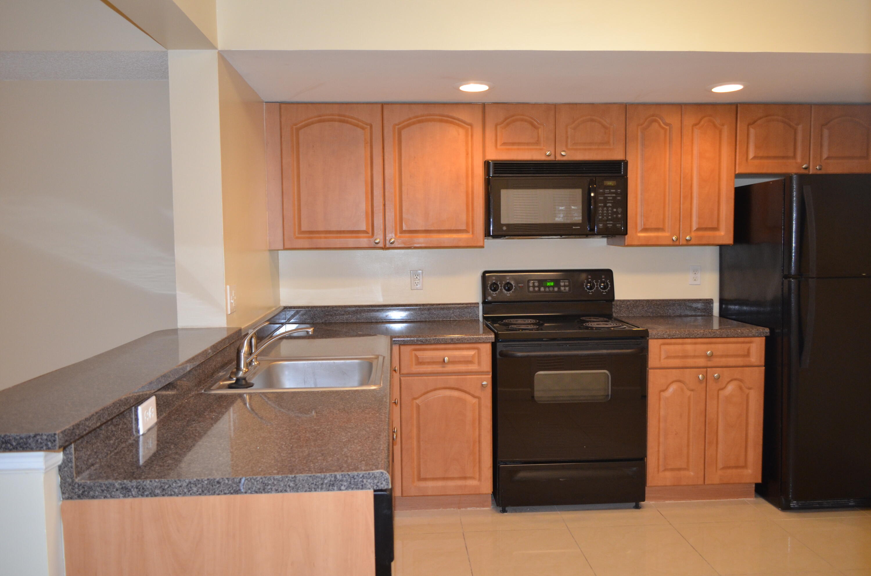 5821 RIVERSIDE Drive # 105B2 — Photo 3