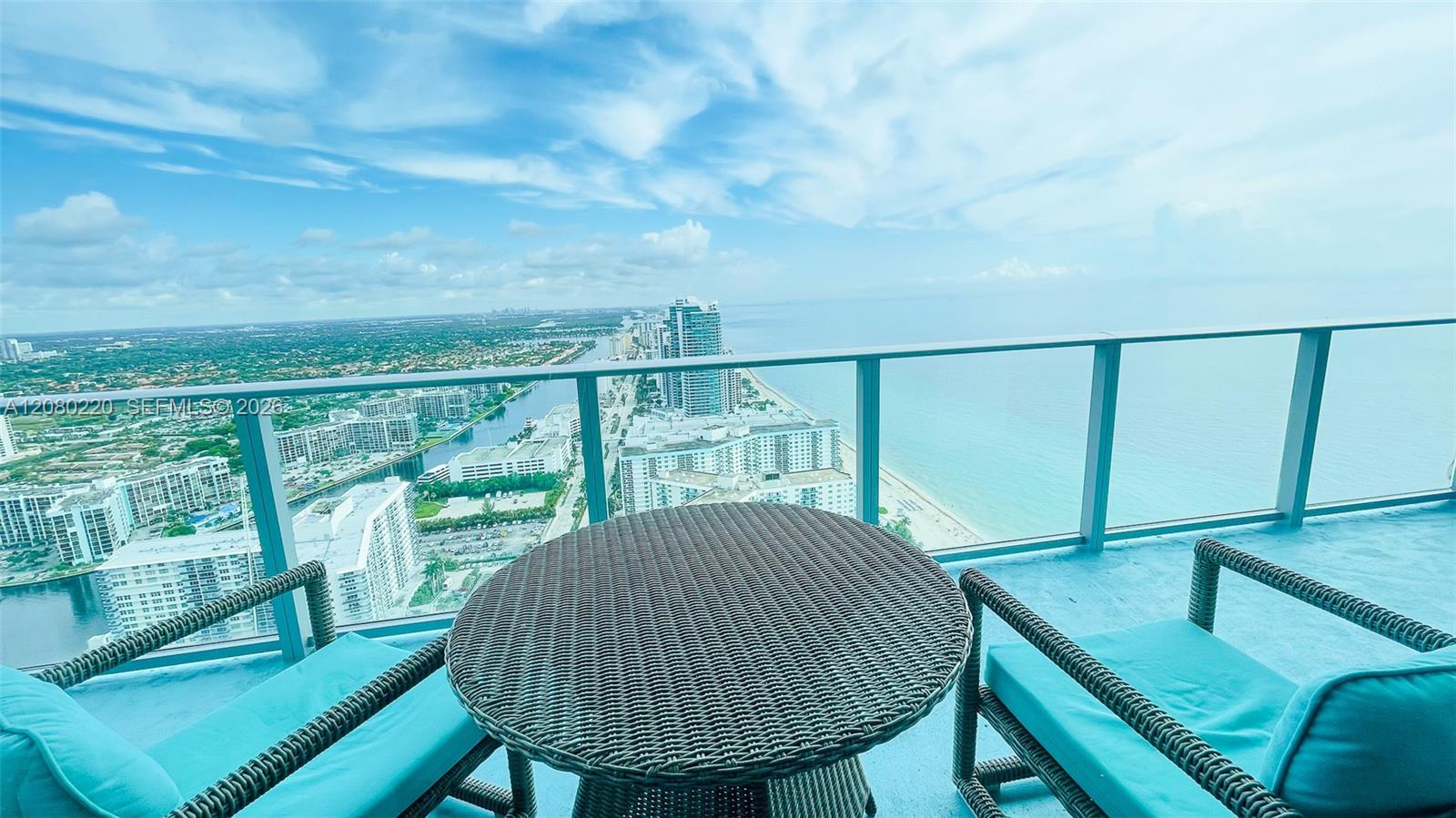 4111 S Ocean Dr # MPH8 — Photo 2