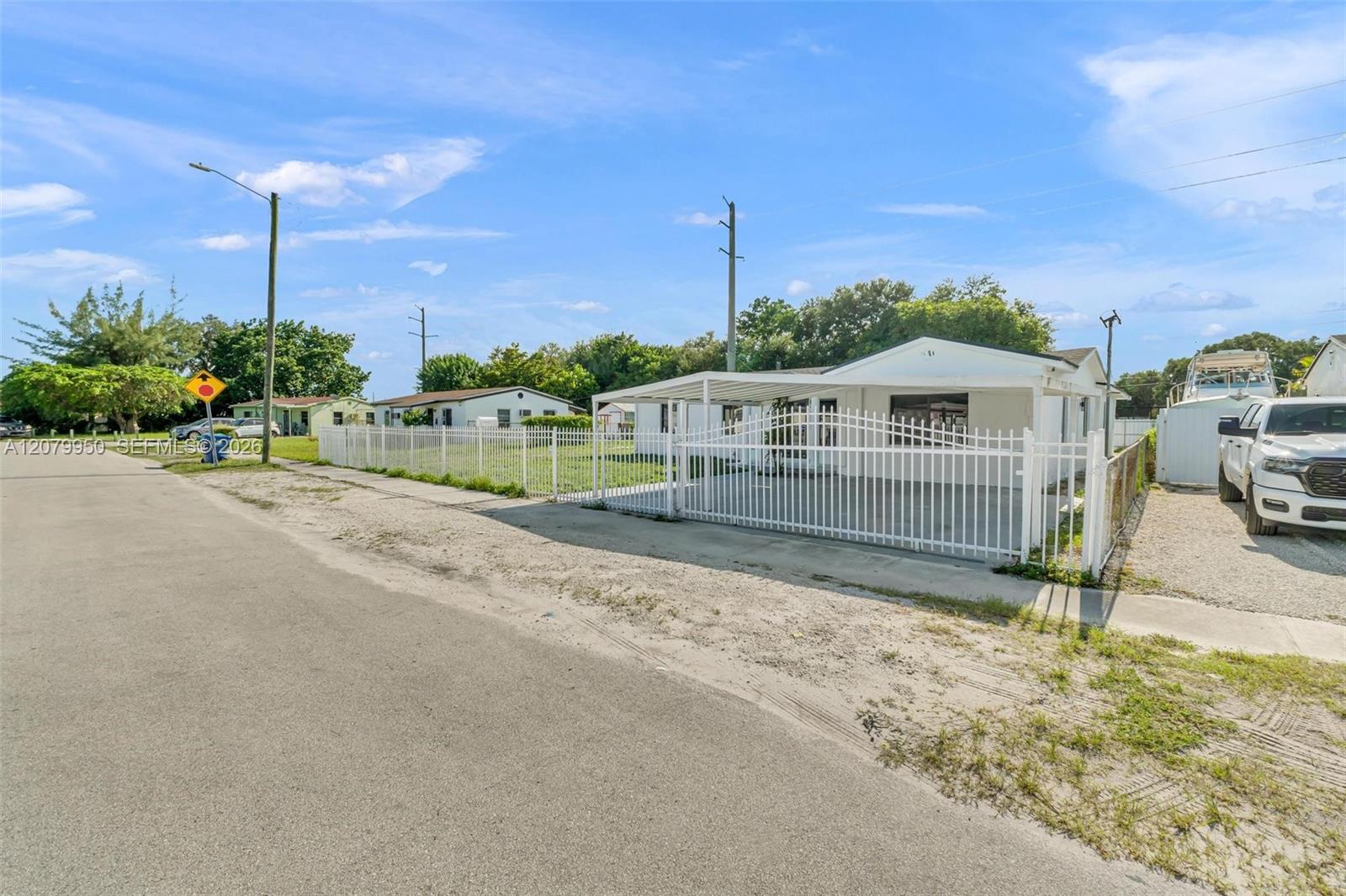 15770 NW 18th Pl — Photo 3