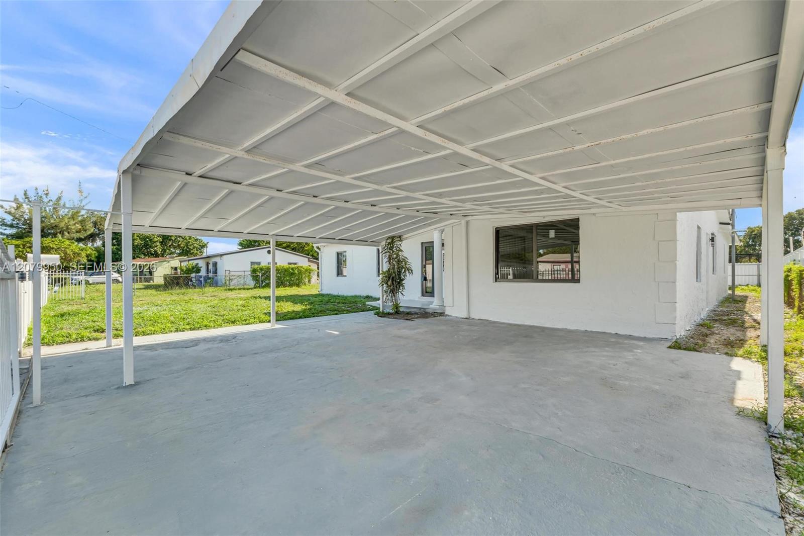 15770 NW 18th Pl — Photo 4