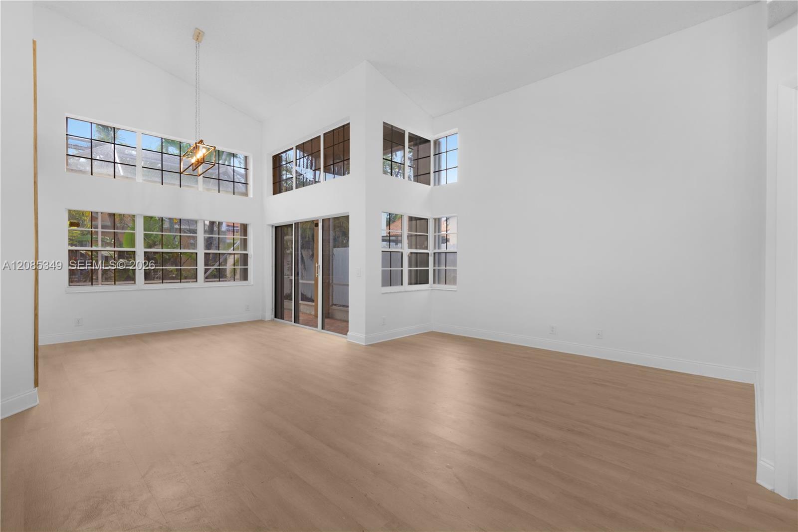 1525 Seabay Rd — Photo 4