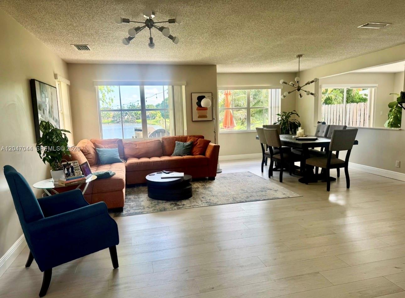 8291 SW 44th Pl # 8291 — Photo 4