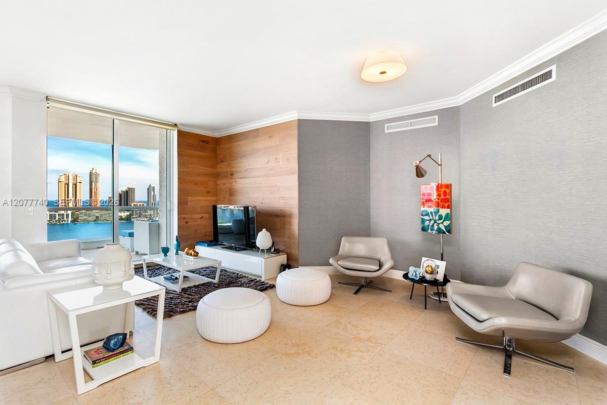 6000 Island Blvd # 2204 — Photo 2