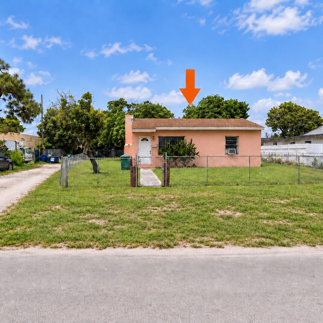 915 RUTLAND Street — Photo 3