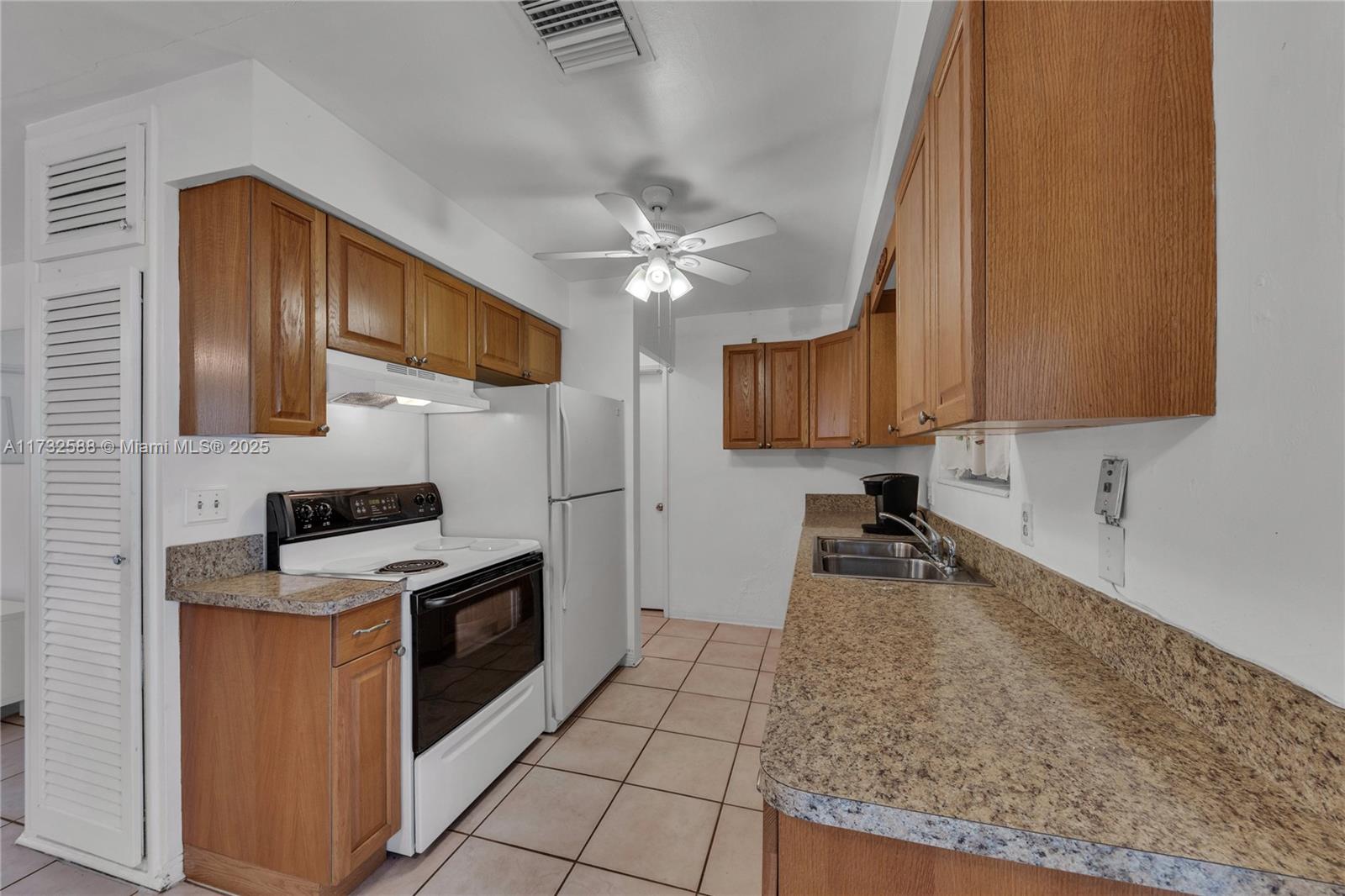 2300 Jackson St # 10 — Photo 5