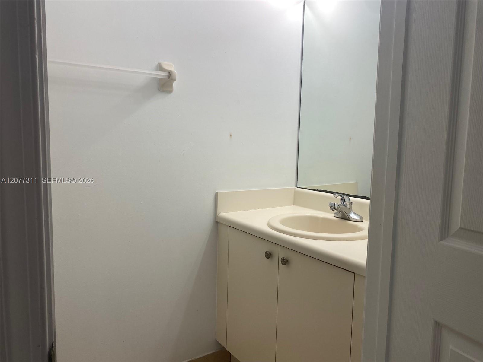 4218 Vineyard Cir # 4218 — Photo 3