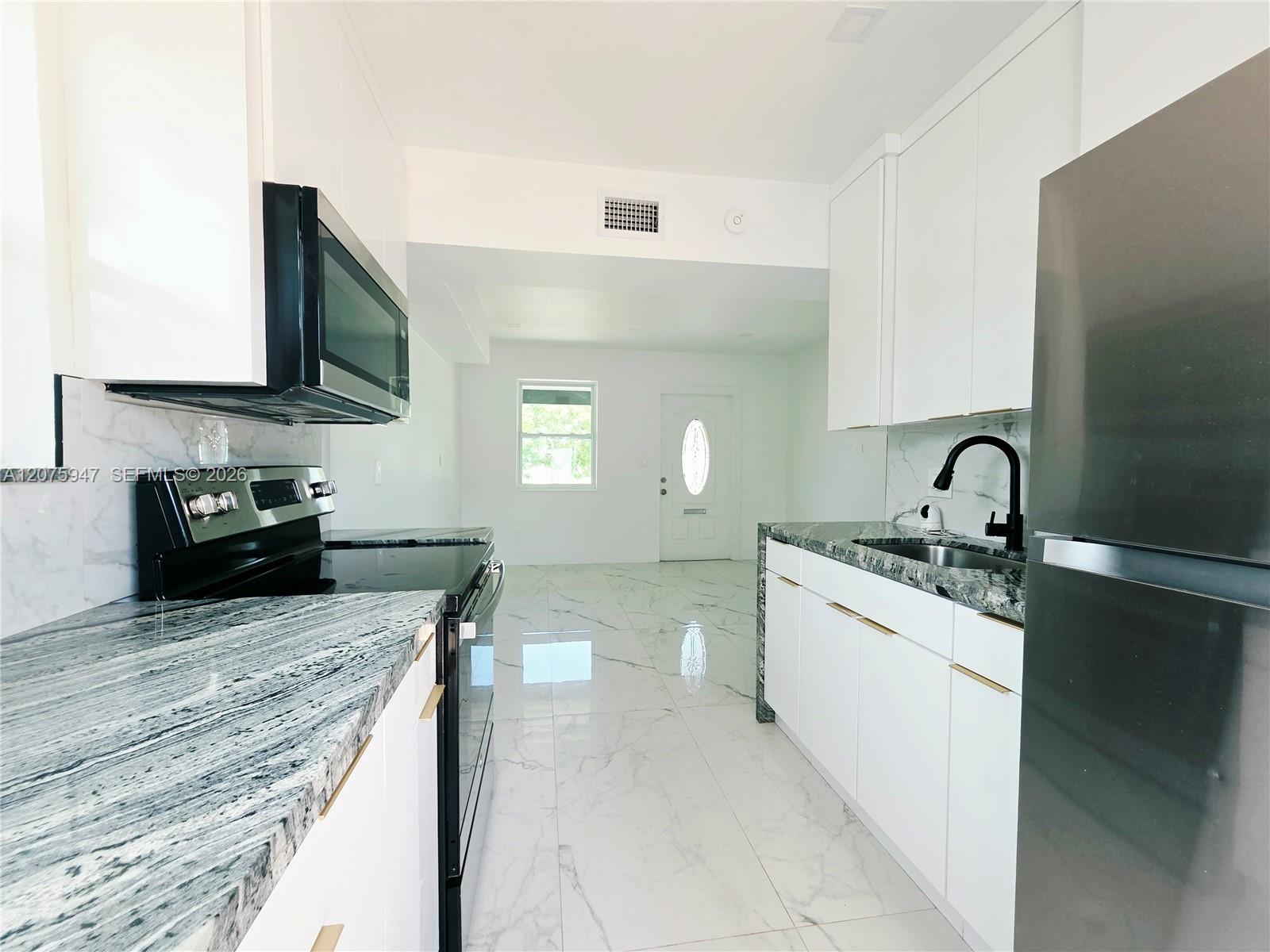 5301 NE 17th Ave — Photo 3