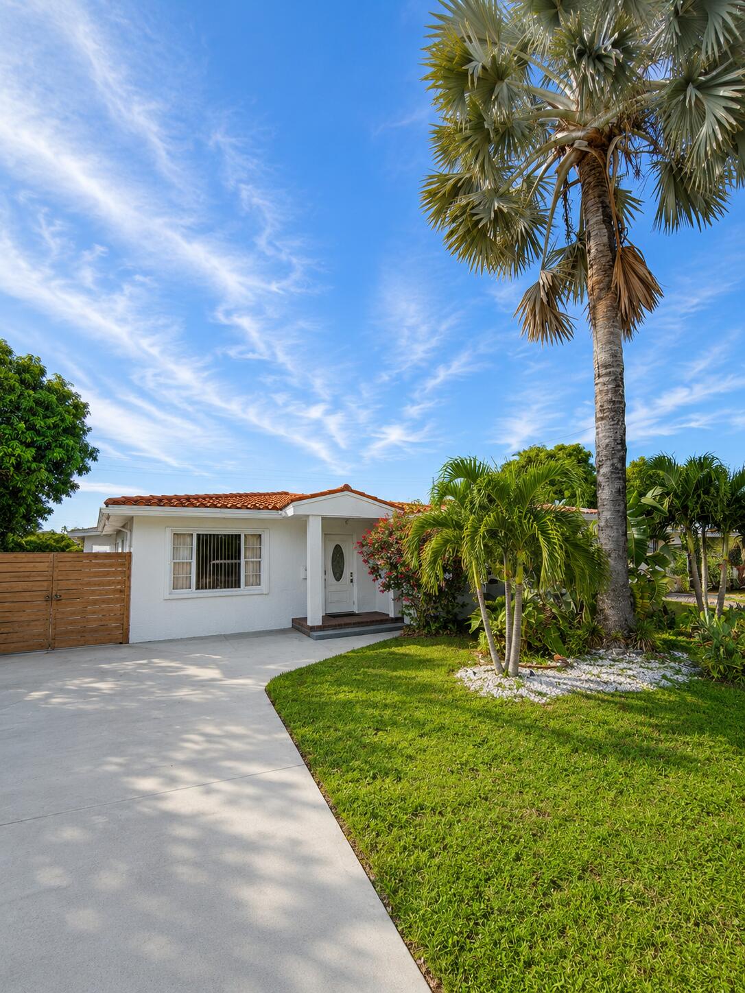 4730 NE 3rd Avenue, Oakland Park FL 33334