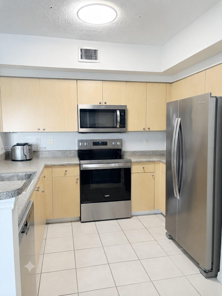 2200 E Preserve Way # 306 — Photo 4