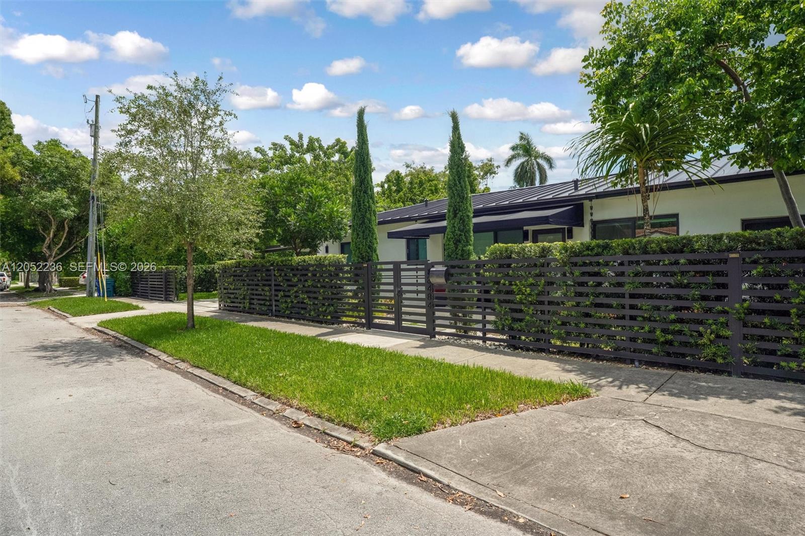 2484 SW 25th St, Miami FL 33133