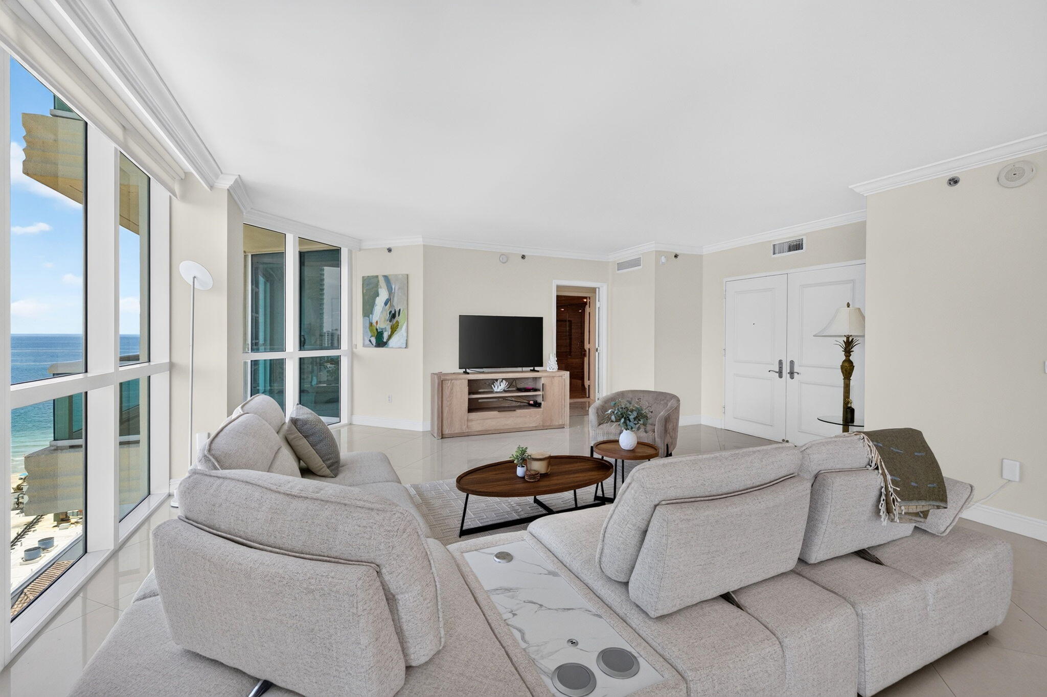 101 S Fort Lauderdale Beach Boulevard # 1606 — Photo 4