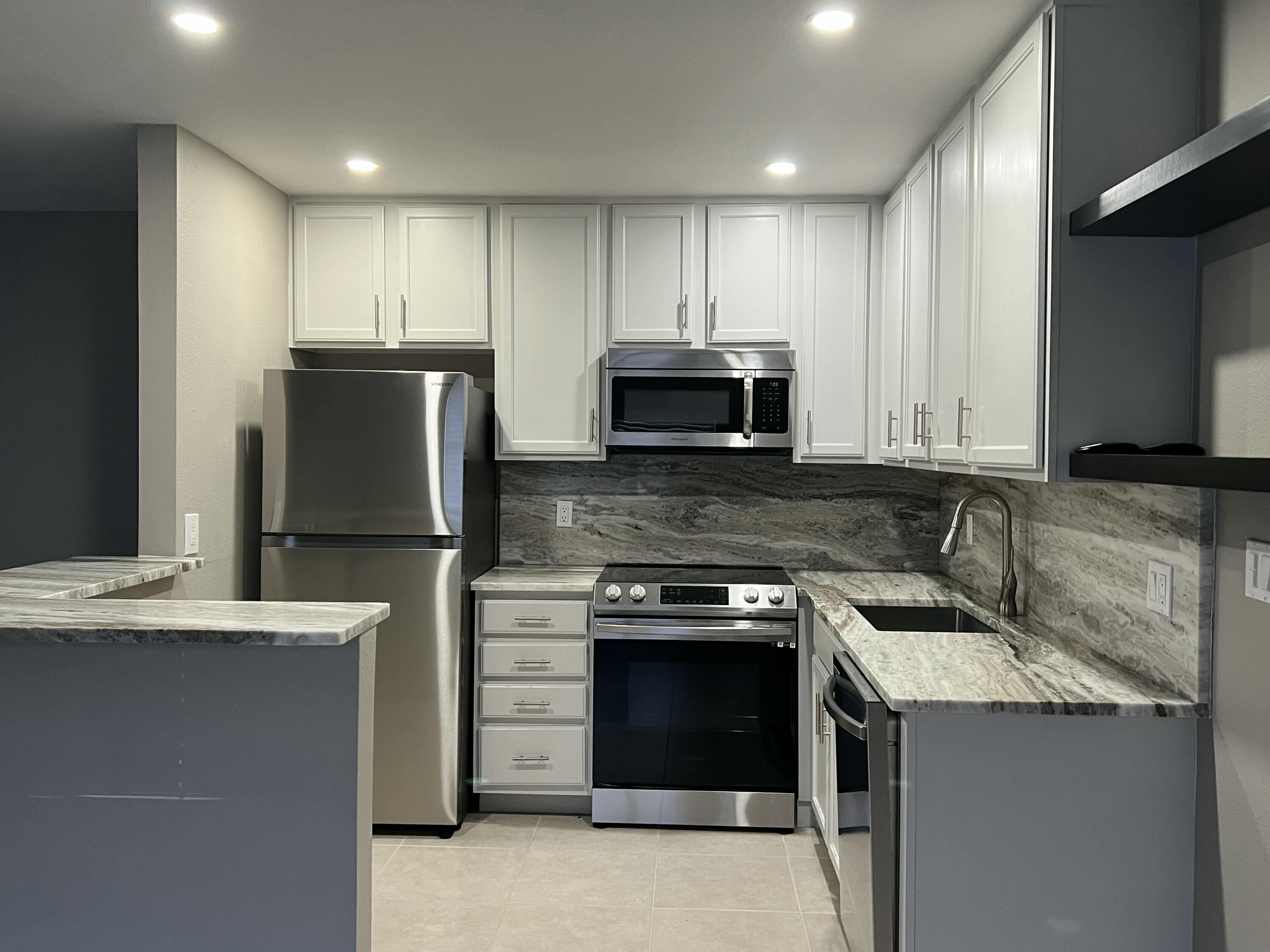 267 Flanders F, Delray Beach FL 33484