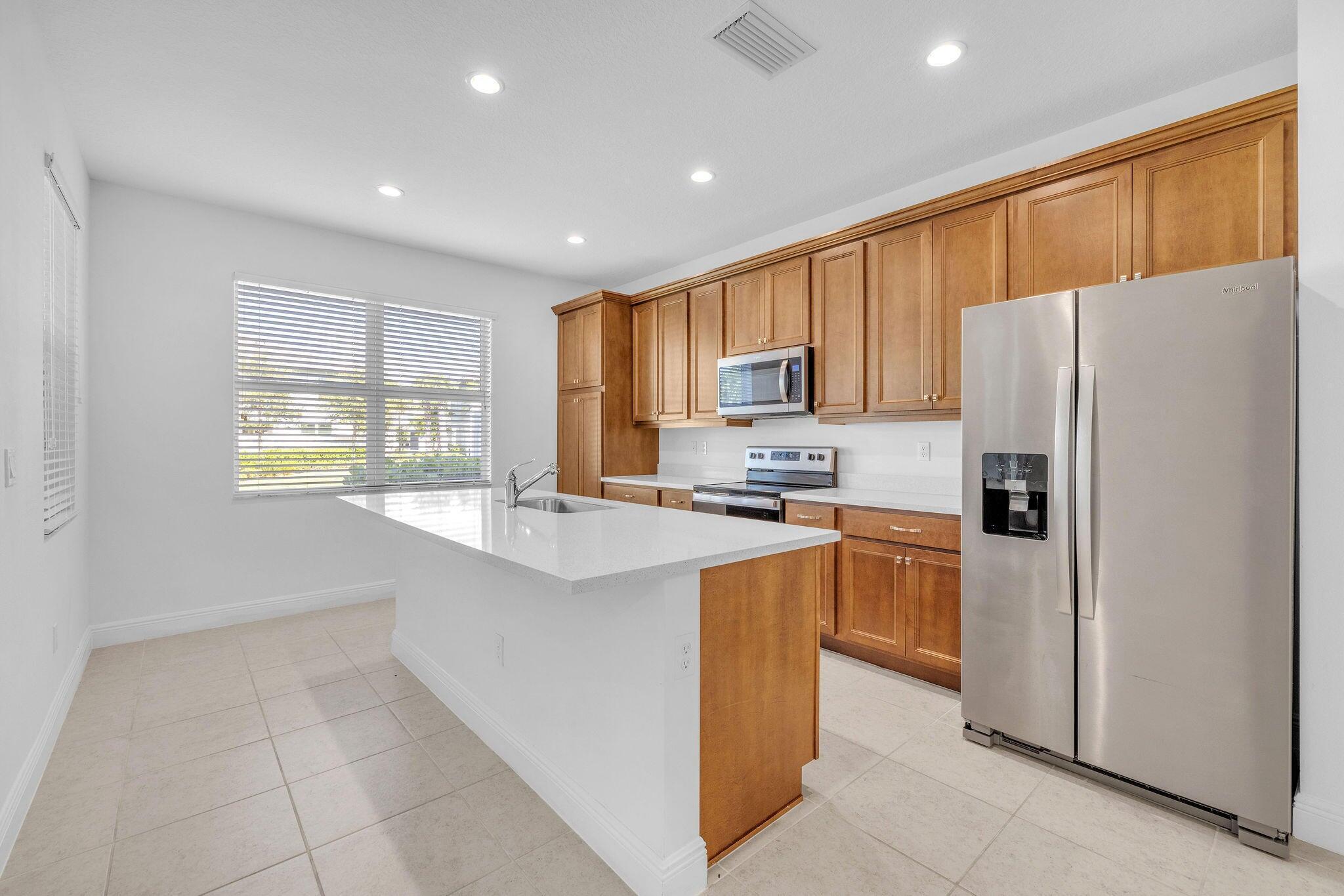 540 Sanderling Circle — Photo 2