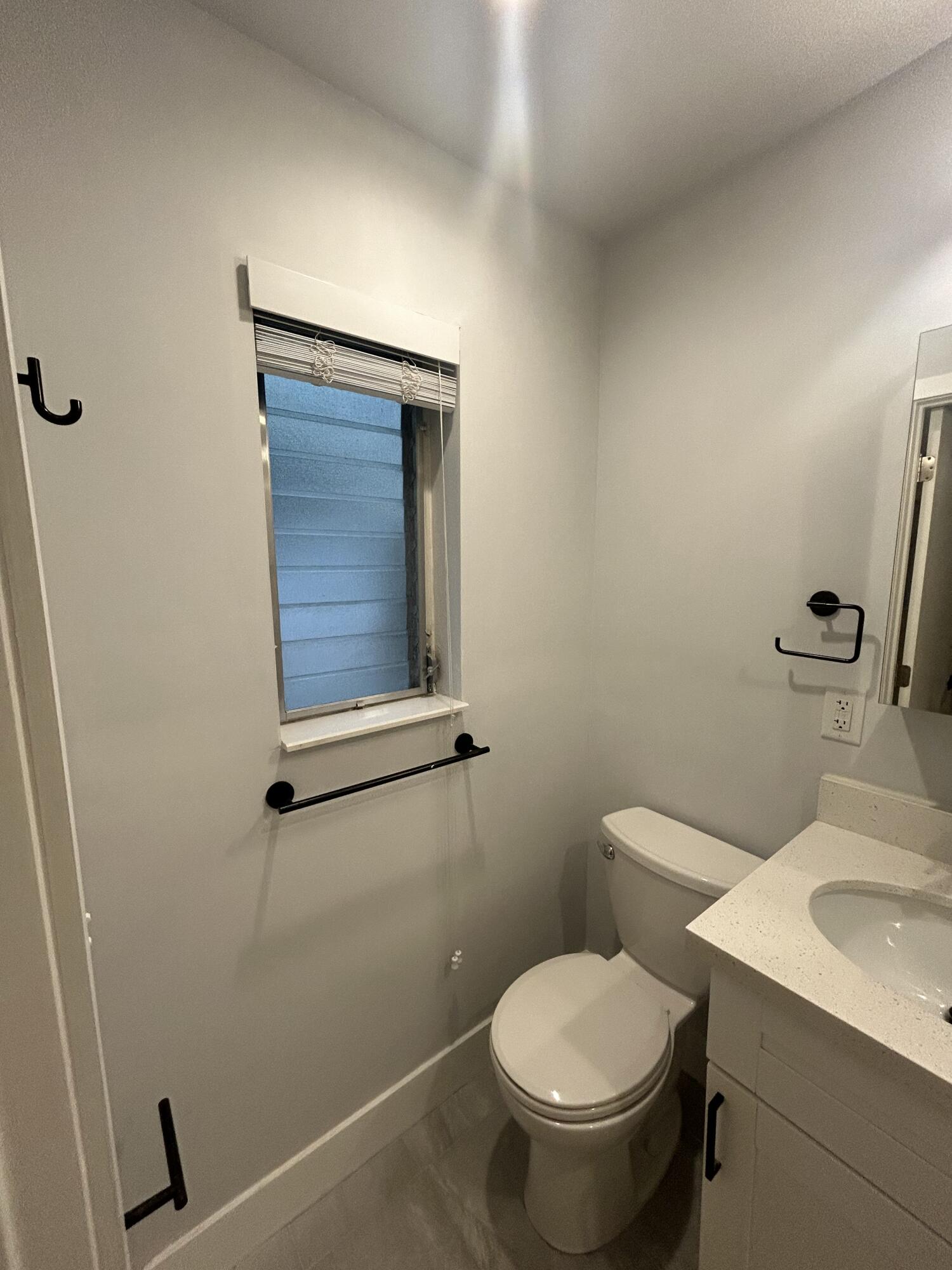 820 N Victoria Park Road # 5 — Photo 5