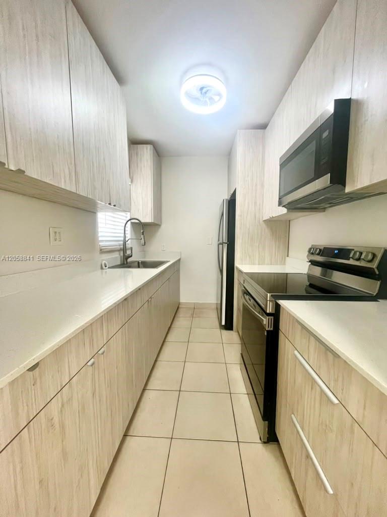 1679 NE 176 ST, North Miami Beach FL 33162