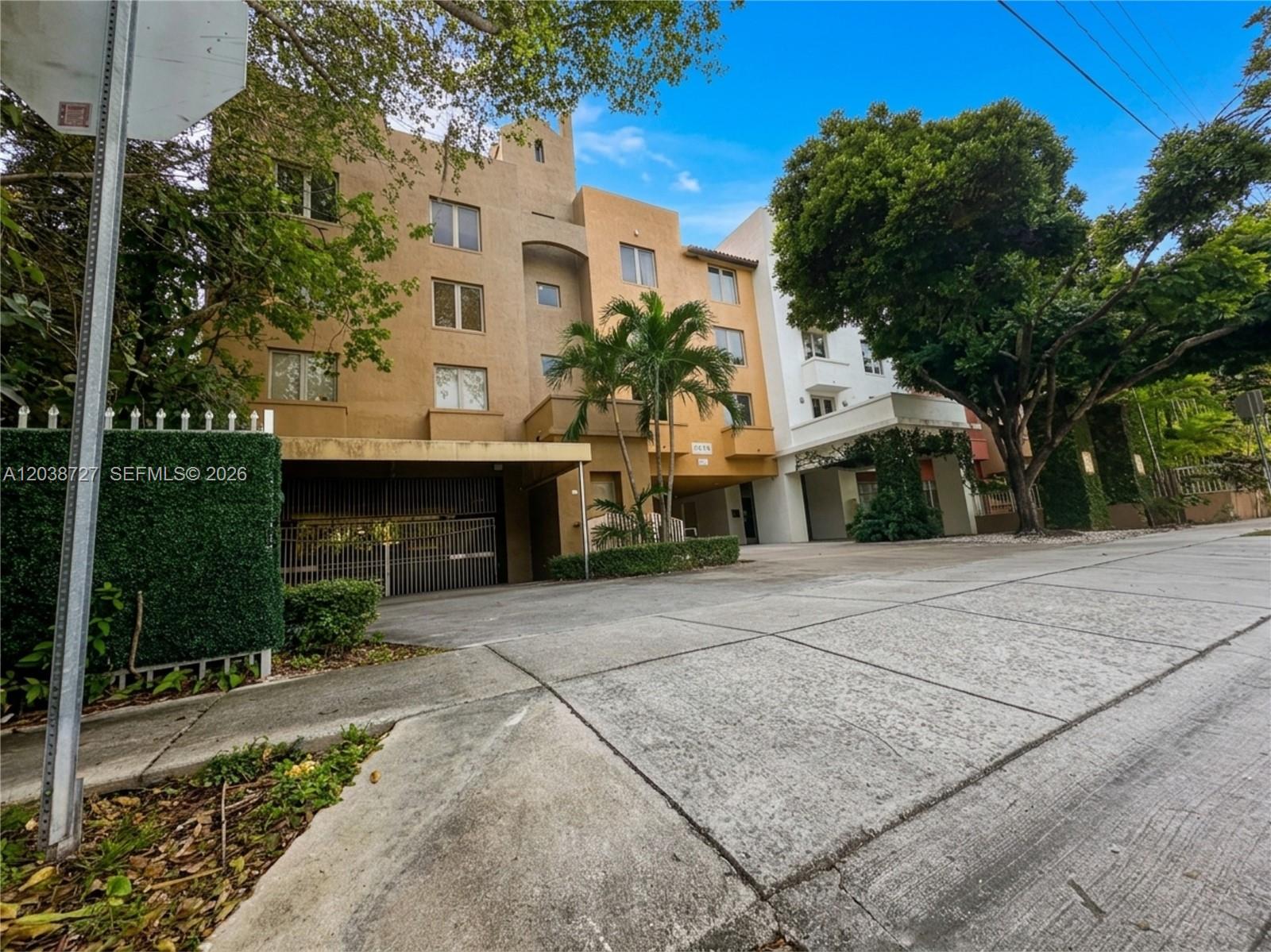 2630 SW 28th St # 44, Miami FL 33133