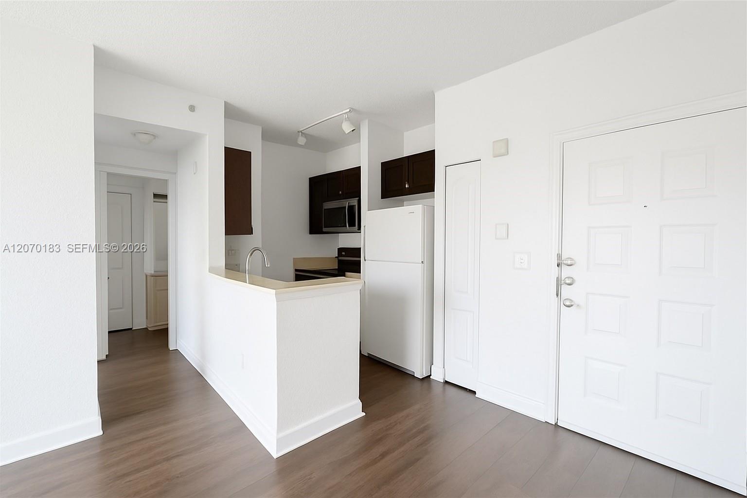 6001 SW 70th St # 625 View 3