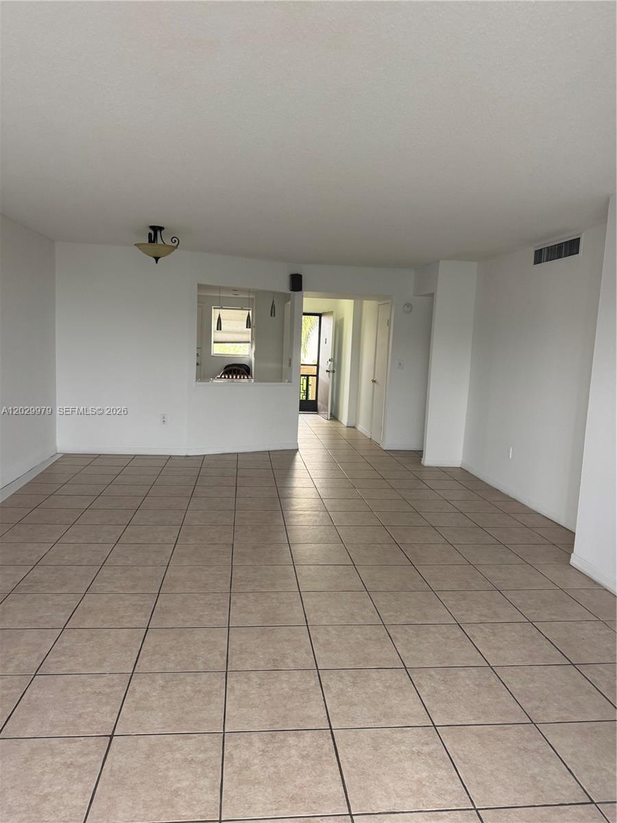 1710 NE 191st St # 3 — Photo 3
