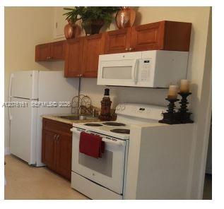 513 SW 6th Ave # 6 — Photo 4