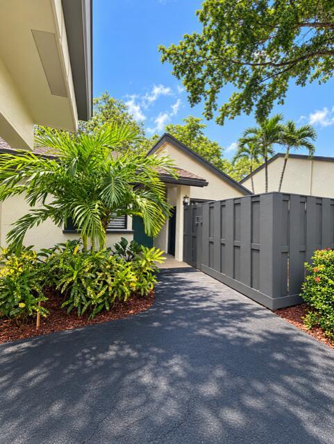 2105 DEER CREEK WOODLANDS Way, Deerfield Beach FL 33442