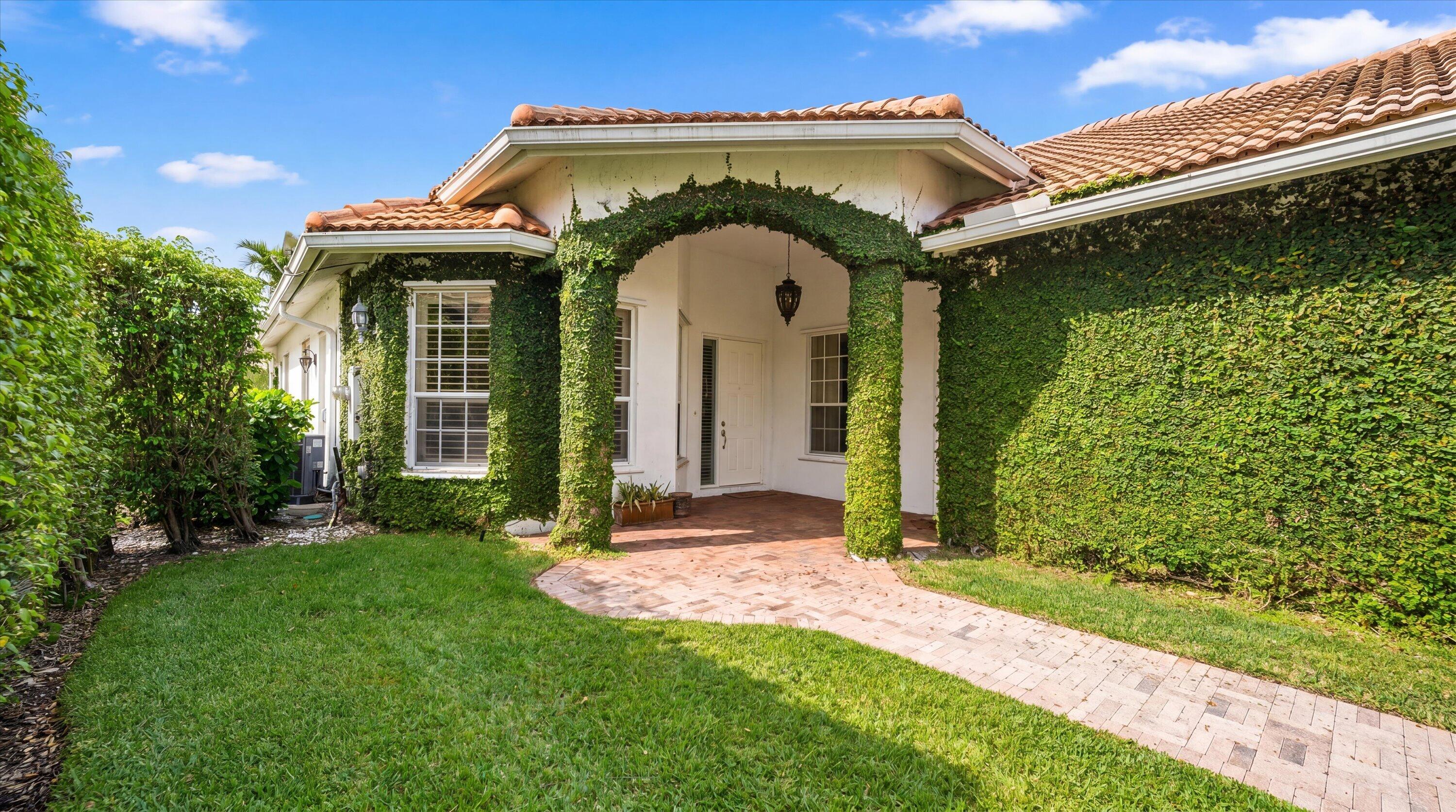 2920 Twin Oaks Way, Wellington FL 33414