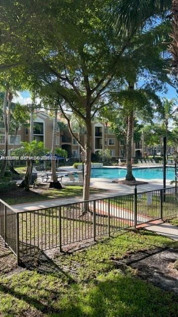 8020 N Nob Hill Rd # 205, Tamarac FL 33321