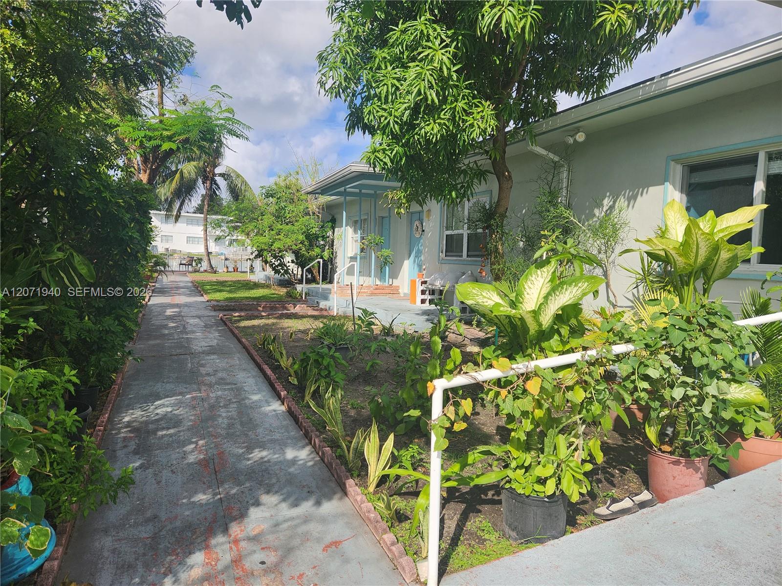 1239 Marseille Dr # 4 — Photo 4